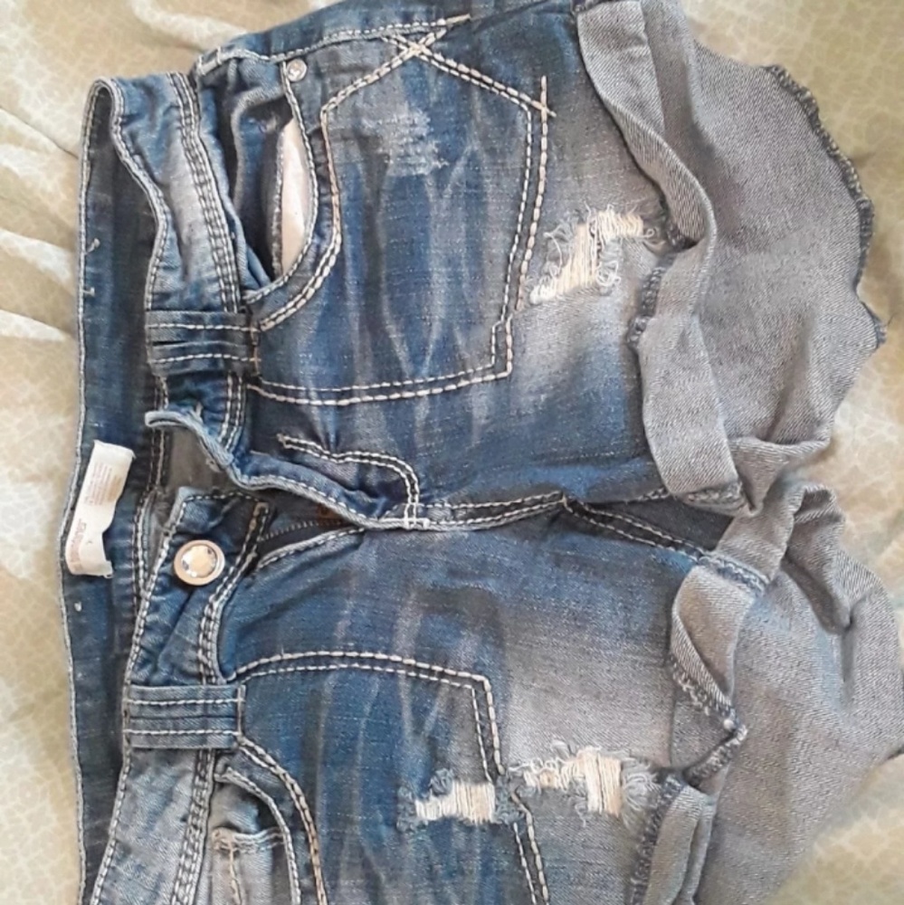 No boundaries shorts